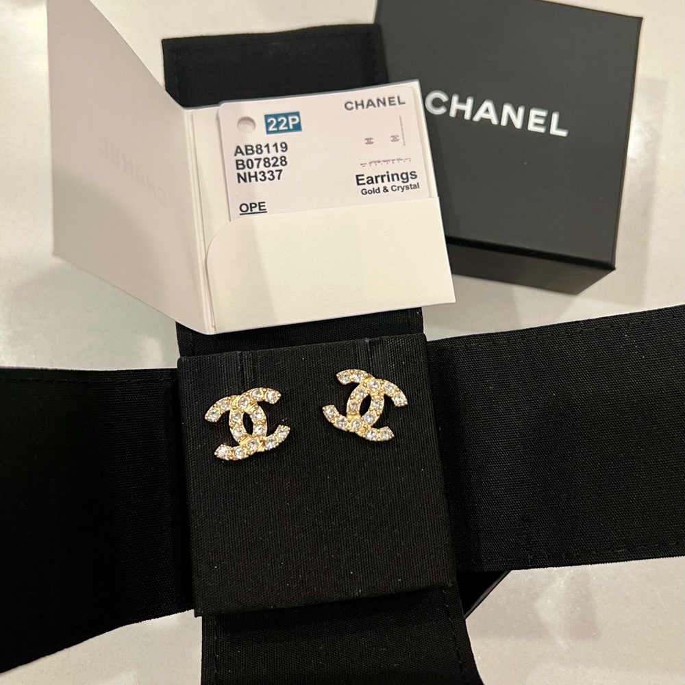 Chanel 22P Crystal CC Earrings Gold
